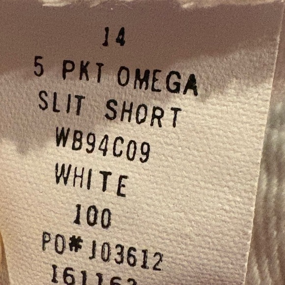 Calvin Klein women's 5-pocket white denim shorts, side slits "Omega" style sz 14 - Picture 6 of 9